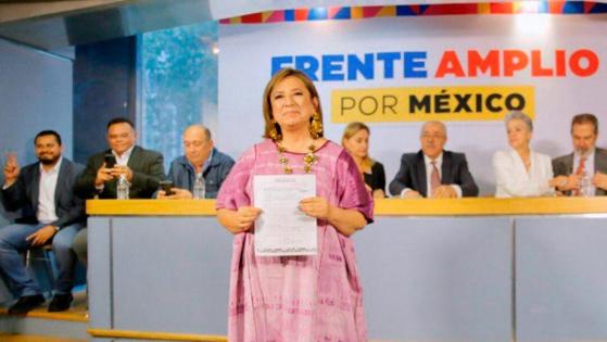 Xóchitl Gálvez se registra como aspirante a la candidatura presidencial del Frente Amplio