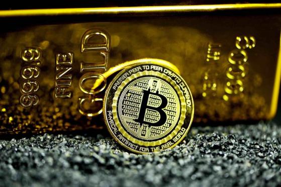 Los ETF Bitcoin promoverán aún más la sustitución del oro por la moneda digital, asegura Cathie Wood