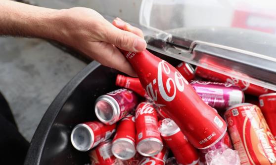 Cristiano Ronaldo rechaza una Coca-Cola y las acciones de la empresa caen