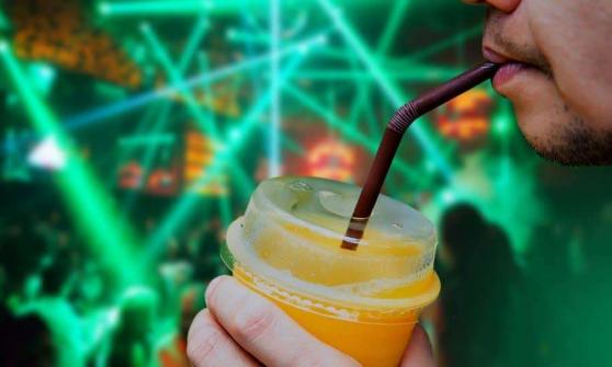 Generación Z pide a industria de bebidas más sabor y menos alcohol: aman el mango con chile