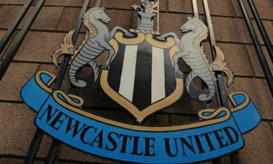 Newcastle cierra venta a fondo saudí, se convierte en uno de los clubes más ricos del mundo