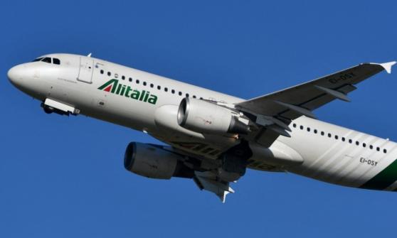 Italia logra acuerdo con la UE sobre el rescate de Alitalia