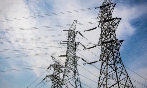 Moody’s descarta aumento en inversión privada para el sector eléctrico para los siguientes tres años
