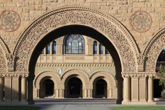 Universidad de Stanford devolverá los “regalos” millonarios que recibió de FTX 