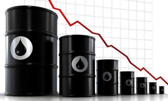 Petróleo se alista para su mayor caída semanal en casi un año debido a la agitación bancaria