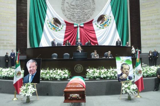 Rinden homenaje de cuerpo presente a Porfirio Muñoz Ledo en Cámara de Diputados