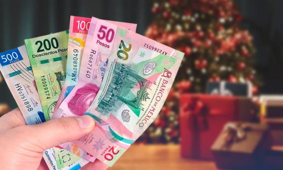 Mexicanos gastarán 5,200 pesos y duplicarán regalos en una Navidad atípica