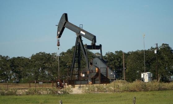 Petróleo perfila quinto día con ganancias en medio de restricciones de suministro
