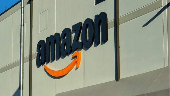 Miembros de Parlamento Europeo rechazan participación de Amazon en proyecto de euro digital