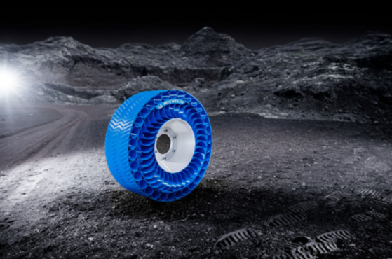 NASA encargó a Michelin fabricar llantas para explorar la Luna