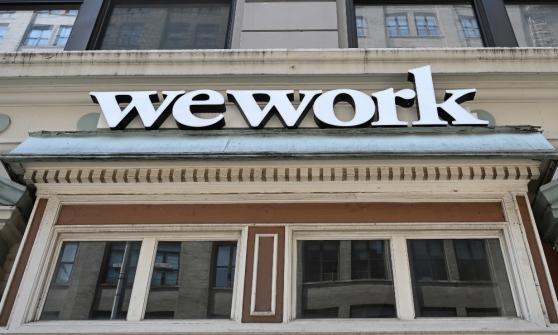 WeWork finalmente debuta en bolsa tras fusión con SPAC; acciones suben 13%