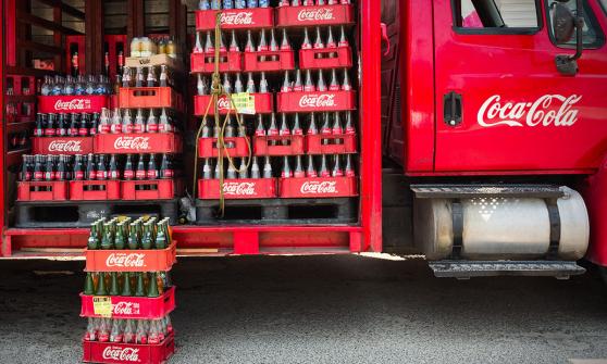 Coca-Cola Femsa se ‘refresca’ con mayores ingresos y utilidad ante aumento de precios