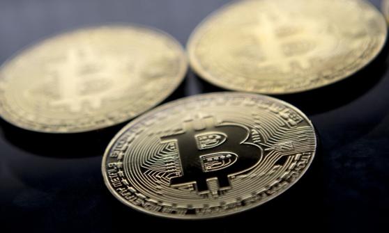 Criptomonedas se ‘contagian’ por temores de la pandemia; bitcoin cae más de 6%