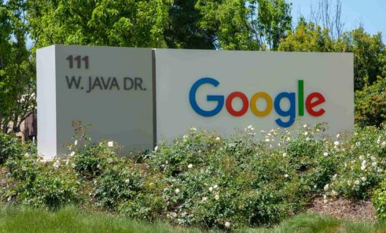 Google demanda a desarrolladores de apps fraudulentas de criptomonedas