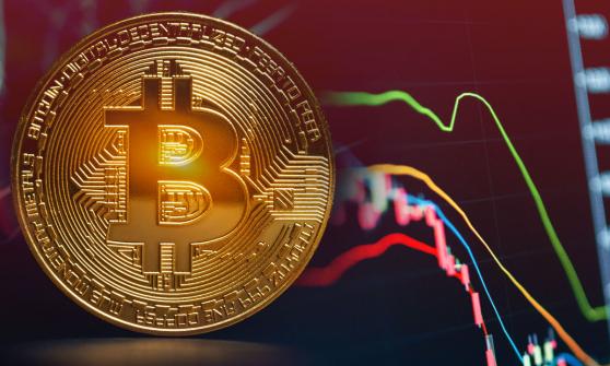 Bitcoin se desploma tras prohibición de transacciones con criptomonedas en China