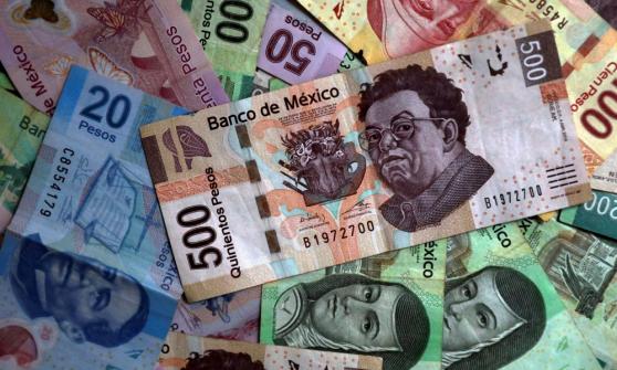 Peso extiende racha de ganancias ante el dólar a cuatro días