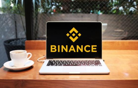 Binance integra IA en su academia educativa y lanza producto de staking de Ethereum