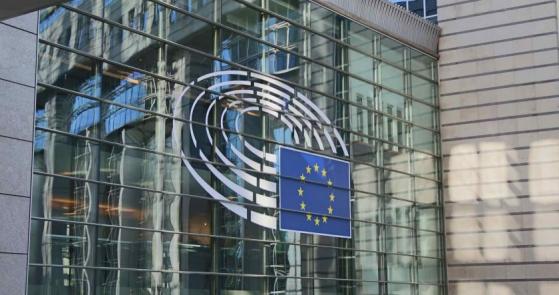 Legisladores europeos acuerdan primeras normas para bancos que operen con criptomonedas