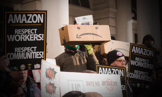 Amazon, en turbulencia: Empleados demandan mejor salario y condiciones laborales