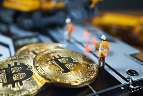 Minero de Bitcoin Core Scientific reanuda cotización en Nasdaq a un año de la bancarrota 