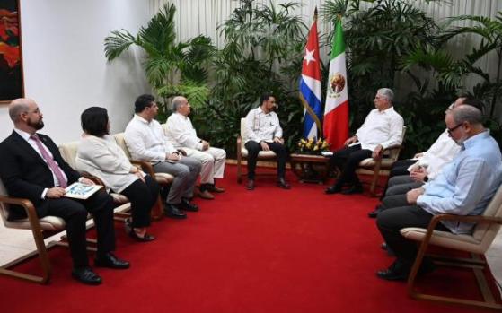 Se reúnen en La Habana el director del IMSS y el Presidente de Cuba