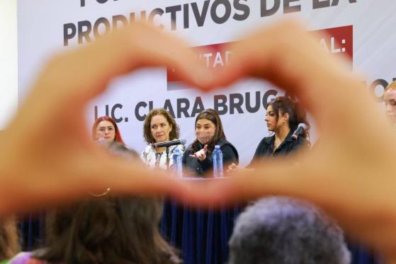 Techos de cristal impiden el desarrollo de las mujeres empresarias: Clara Brugada