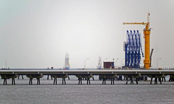Petróleo ‘pone pausa’ a una caída de tres días después de que China alivia restricciones