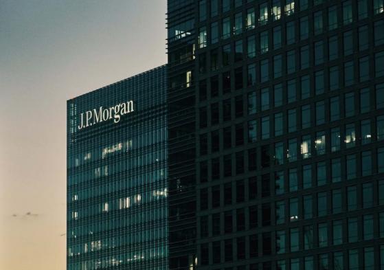 JPMorgan realizó su primera operación con activos tokenizados y DeFi junto al banco central de Singapur