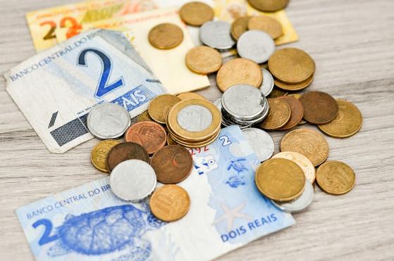 Banxico ubica tipo de cambio Fix en 20.0483 pesos por dólar