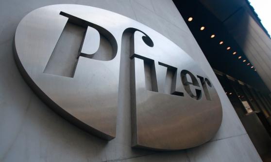 Pfizer prevé ingresar 33,500 mdd por la venta de vacunas contra COVID