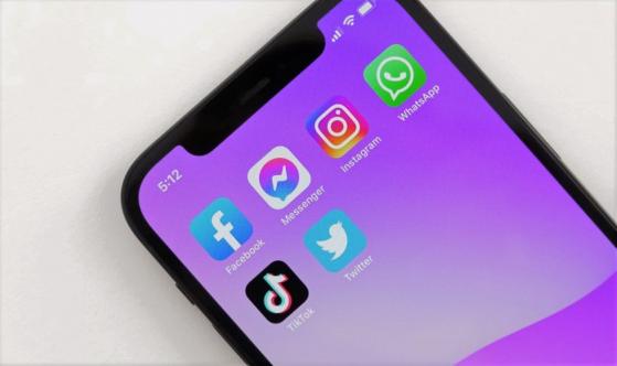 Facebook e Instagram permiten a usuarios en 100 países conectar wallets a sus cuentas para compartir NFTs