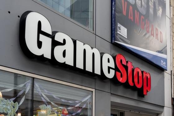GameStop se fija en el mercado de NFT al tiempo que aumenta su pérdida neta