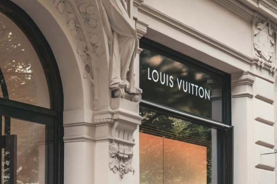 Louis Vuitton lanzará a la venta NFTs vinculados a productos físicos de lujo