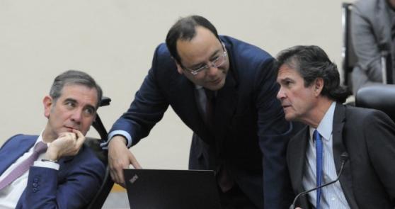 Diputada acusa a Córdova ante órgano del INE por burlarse de ella durante sesión
