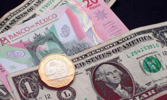 Peso mexicano recorta su mejor nivel en tres años ante fortaleza del dólar