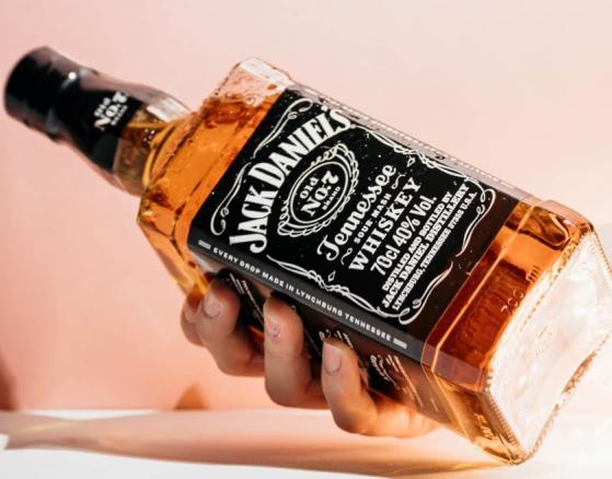 Jack Daniel’s solicita patente para metaverso y tragos de whiskey NFT