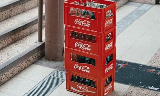 Coca-Cola Femsa aumenta ingresos por mayor volumen y ajustes de precios