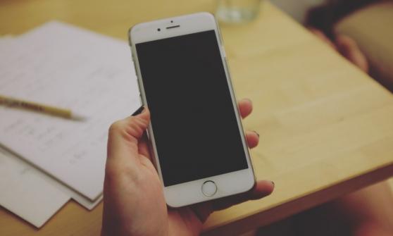 Apple permitirá que la gente repare sus propios iPhones