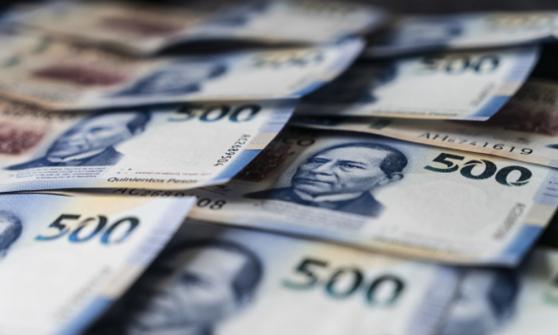 Peso extiende ganancias ante el dólar previo a decisión de Banxico