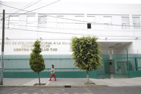 Ofrece SEDESA servicios ginecológicos gratuitos en la clínica «Romero Rubio»