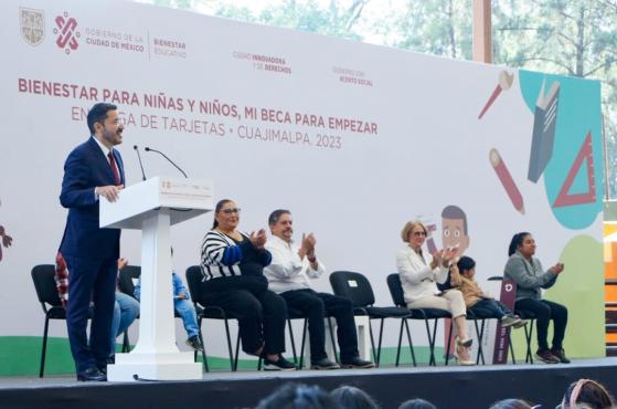 Gobierno CDMX entrega tarjetas «Mi Beca para Empezar» en Cuajimalpa