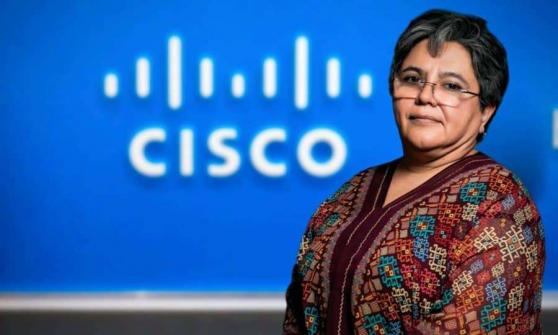 Raquel Buenrostro conversa con Cisco sobre la relocalización de empresas de semiconductores 