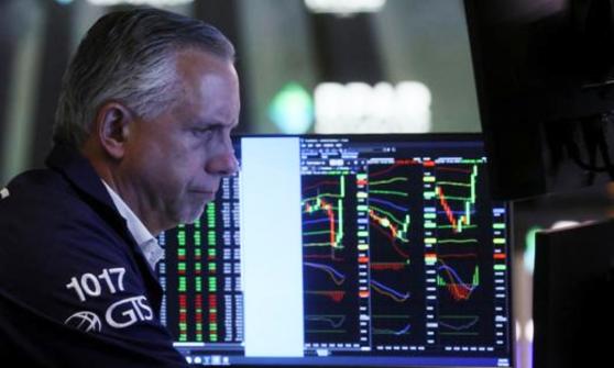 Wall Street cae mientras aumentan las apuestas de alzas de tasas globales